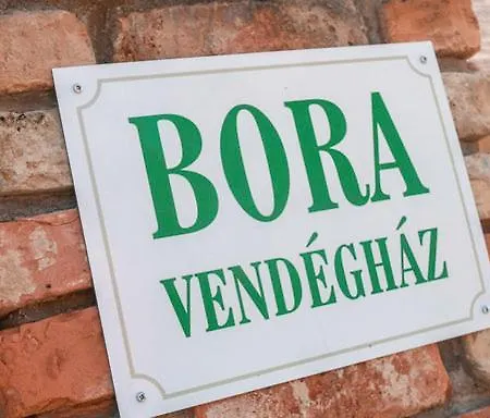 Bora Vendeghaz Raposka